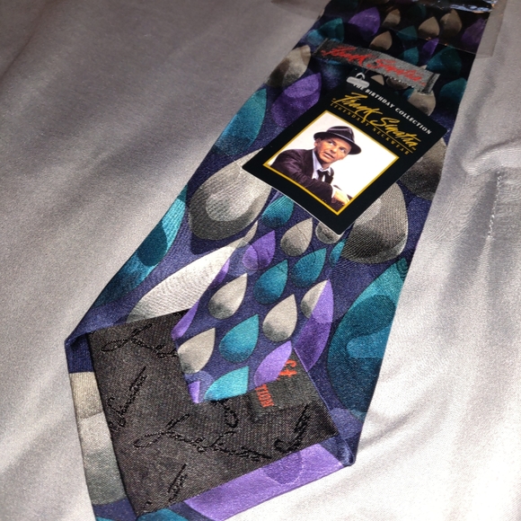Frank Sinatra Vintage Neck-Tie - Picture 2 of 4